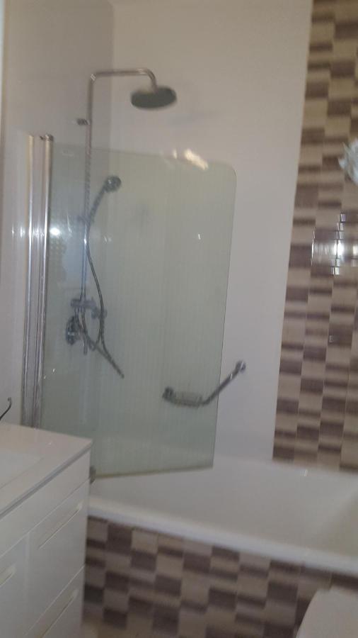 Room Near Sheba Medical Center, And Bar Ilan, And Tlv Airport Qiryat Ono Exterior foto